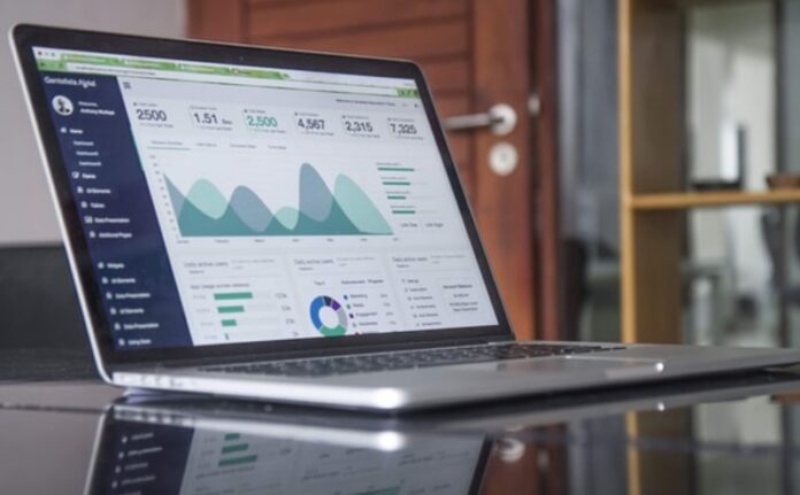 How to Plot Points on a Spline Chart